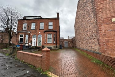 8 bed house, Dickenson Road, Victoria Park, Manchester, M145HS - Image 1